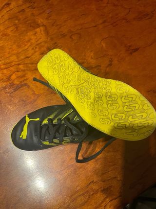 Zapatillas Puma Futbol Sala Negras y Amarillas