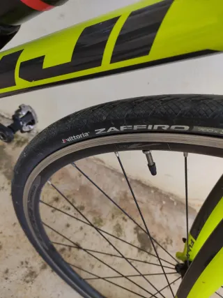 Bicicleta de carretera Fuji