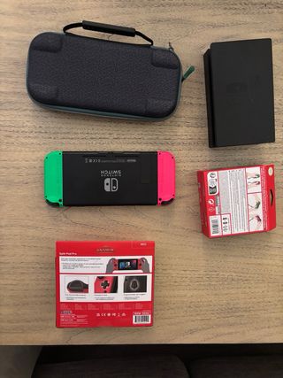 Nintendo Switch V1 Verde e Rosa