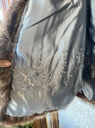 Abrigo de piel precioso