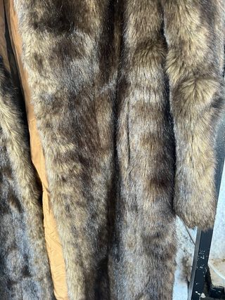 Abrigo de piel precioso