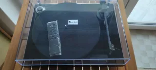 Toca-discos Pro-Ject Juke Box E