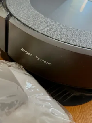 Roomba i5+ con Base de Vaciado Automático