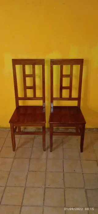 Mueble de madera curvo