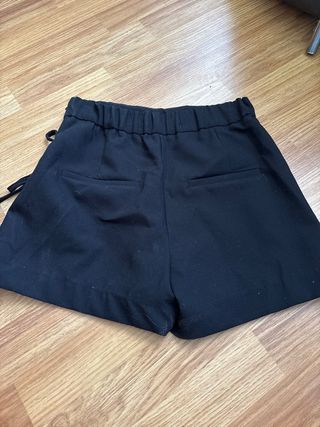 Falda pantalón negra con cordones