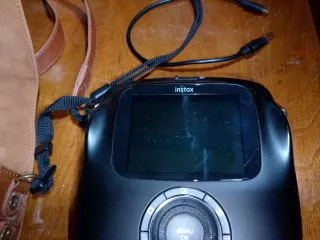 Lote Cámara Fujifilm Instax Square SQ10 + 50 fotos