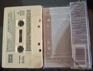 Cassette Iron Maiden A Real Dead One + poster