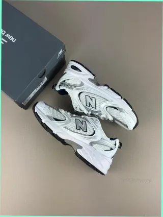 New Balance 530 Plata y Blanco