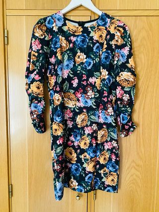Vestido floral negro manga 3/4
