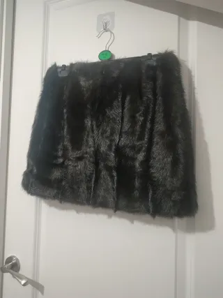 Falda negra imitación pelo