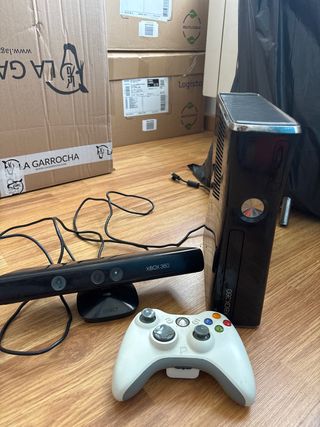 Xbox 360 Negra + Kinect + Mando