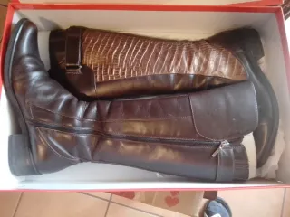 Stivali donna in pelle marrone