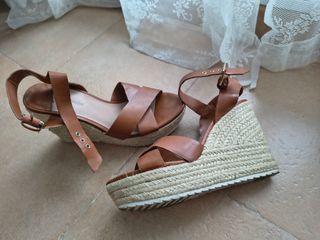 Sandalias cuña esparto plataforma marrón