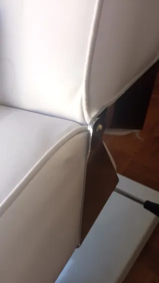 Camilla hidráulica blanca, esta sin usar .