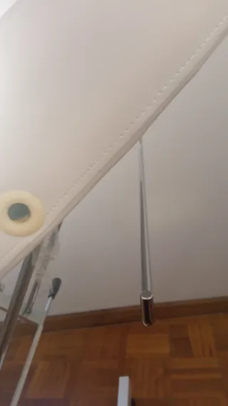 Camilla hidráulica blanca, esta sin usar .