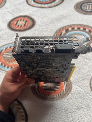 Tarjeta Gráfica Gigabyte GTX1660