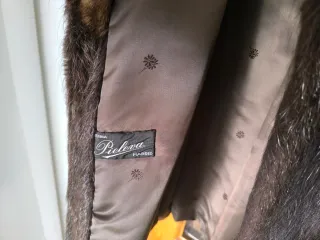 Chaquetón de piel marrón talla 52