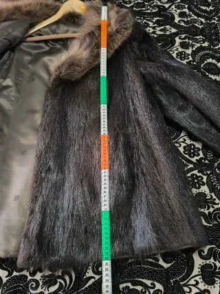 Chaquetón de piel marrón talla 52