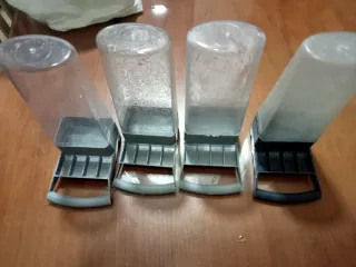 Bebedero/comedero transparente para pájaros