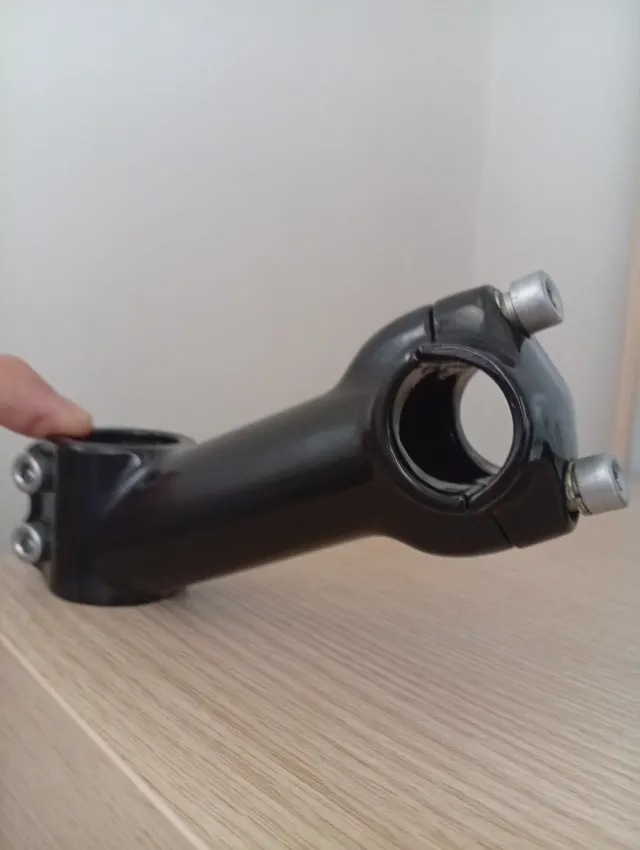 Potencia de aluminio negra