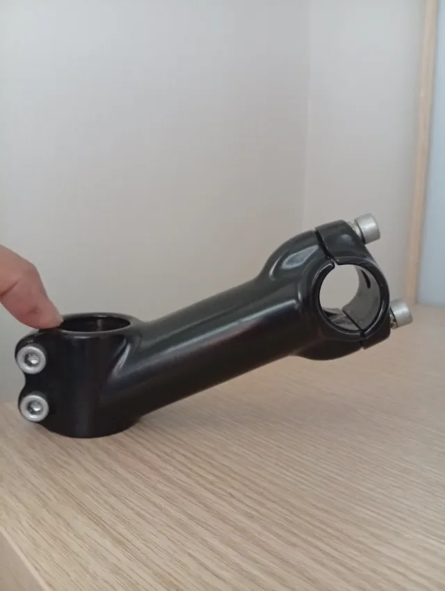 Potencia de aluminio negra