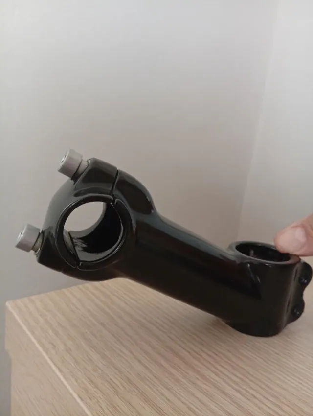 Potencia de aluminio negra