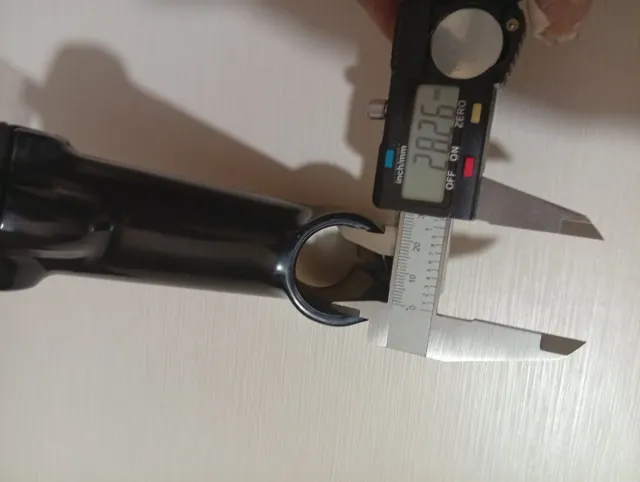 Potencia de aluminio negra
