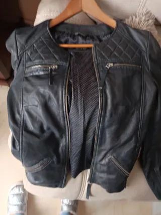 Chaqueta de piel auténtica negra