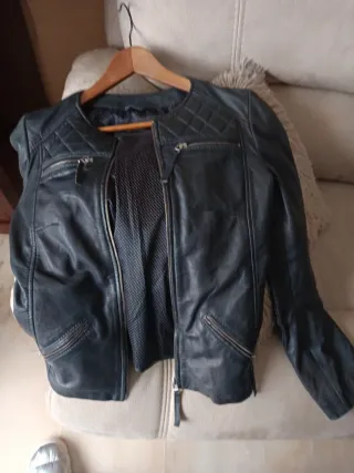 Chaqueta de piel auténtica negra