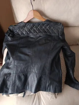 Chaqueta de piel auténtica negra