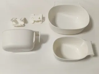 3 cesti e 2 appendiabiti IKEA ÖNSKLIG per la conservazione.