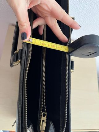 Maletín negro de piel