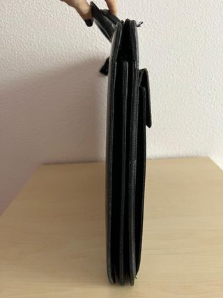 Maletín negro de piel