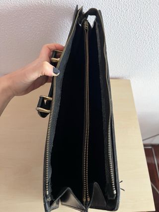 Maletín negro de piel