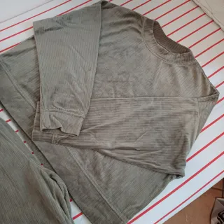 Tuta completa verde oliva