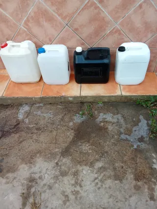 Garrafas de plástico con asa