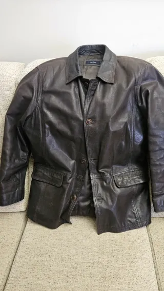 Chaqueta de piel marrón