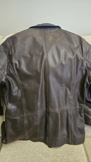 Chaqueta de piel marrón