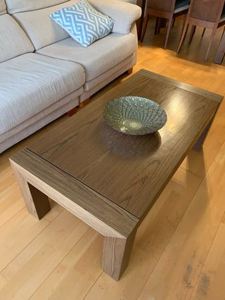 Mesa de centro de nogal natural