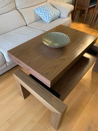 Mesa de centro de nogal natural