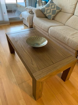 Mesa de centro de nogal natural