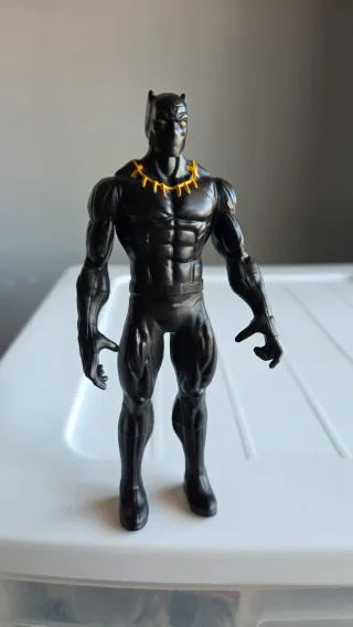 Muñecos Ant-Man y Black Panther Marvel