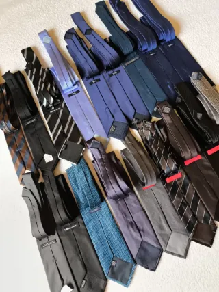 LOTE 18 CORBATAS HOMBRE TEX MAN ZARA TISSAIA ETC