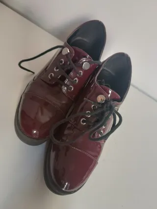 Zapatos Sybilla charol burdeos tacón plataforma 37