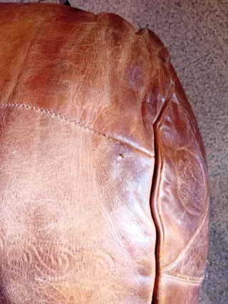 Puff de piel marroquí artesanal