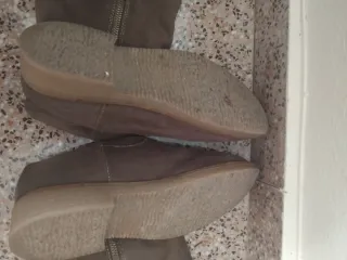 Botas de serraje marrones