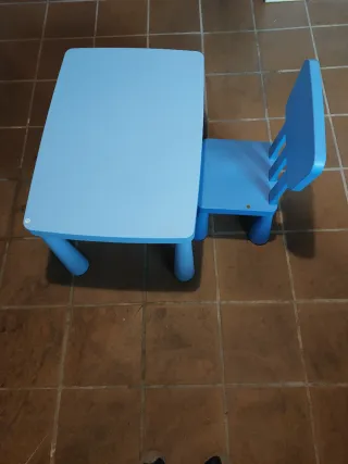 Mesa y Silla Infantil Azul IKEA MAMMUT
