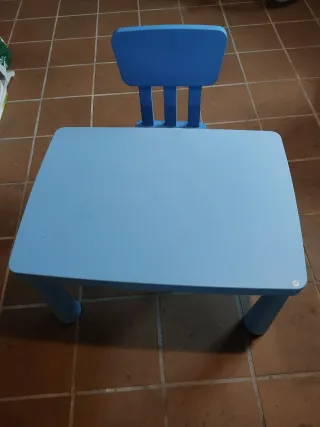 Mesa y Silla Infantil Azul IKEA MAMMUT