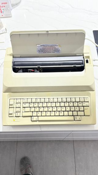 Máquina de escribir electrica Sigma 8200 i