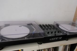 Par de Technics SL-1210 MK2 Tocadiscos Negro